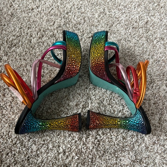 Betsey Johnson Women's Maeve Rainbow Platform Sandal Size 9.5 - Picture 7 of 10